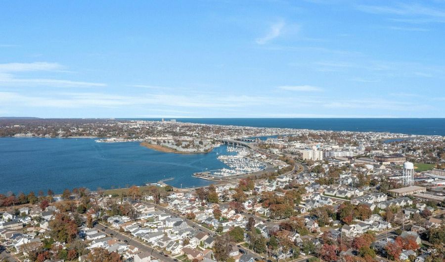 1630 Oakwood Rd, Belmar, NJ 07719 - 4 Beds, 2 Bath