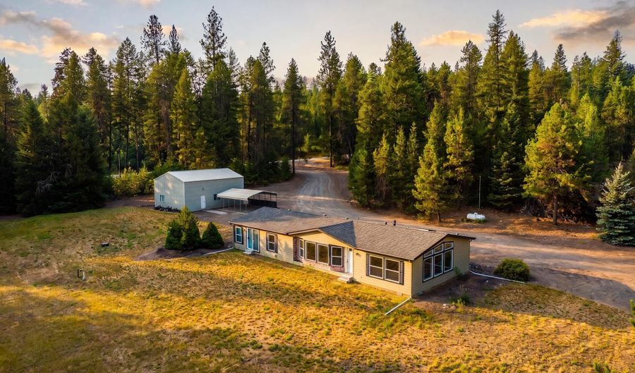 1255 Roberts Ln, Blanchard, ID 83804 - 3 Beds, 2 Bath