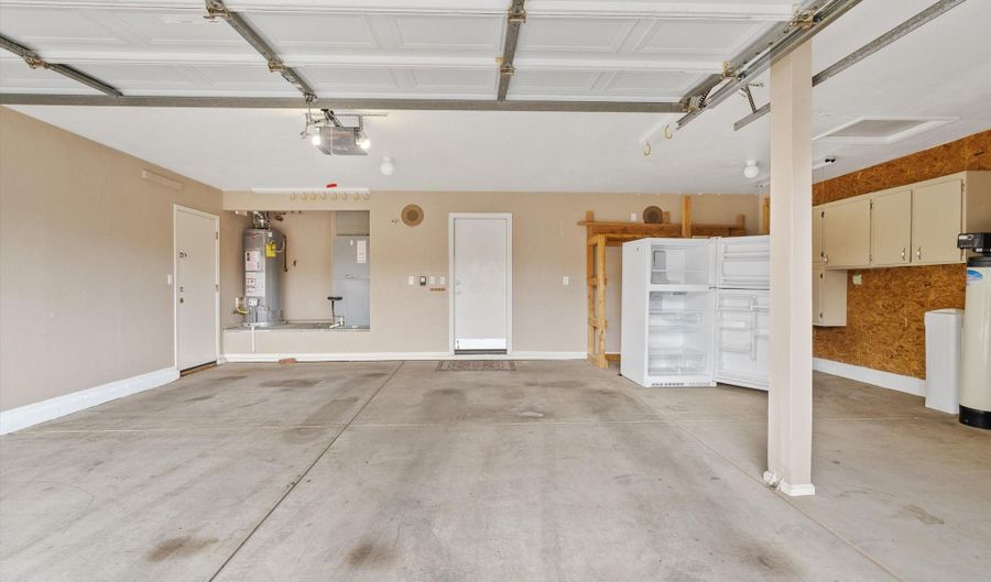 1048 W ELGIN St, Chandler, AZ 85224 - 4 Beds, 3 Bath