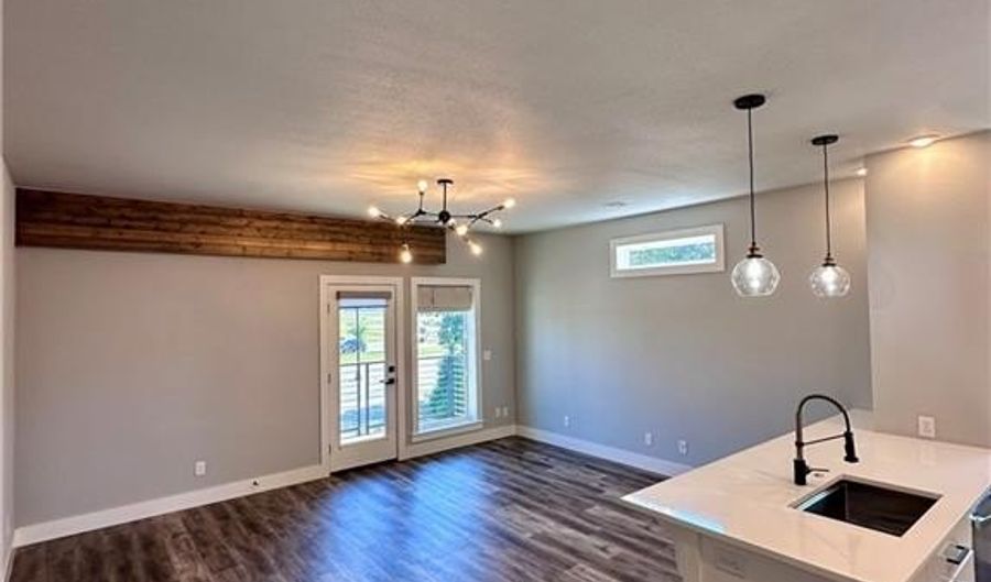 2302 I St 208, Bentonville, AR 72712 - 1 Beds, 1 Bath