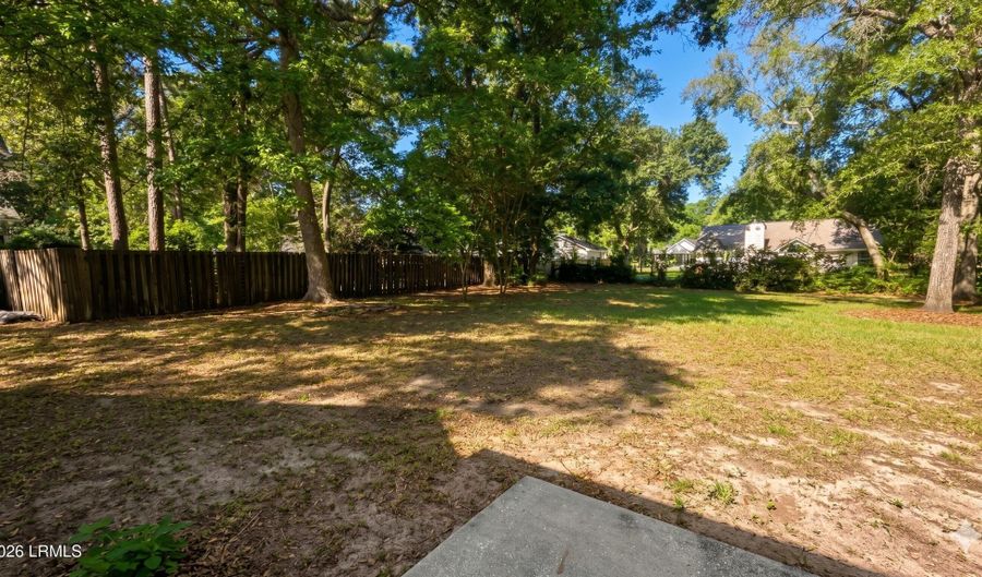 36 Le Moyne Dr, Beaufort, SC 29907 - 3 Beds, 2 Bath