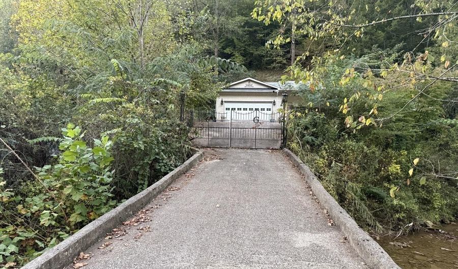 435 Simms Fork Rd, Arjay, KY 40902 - 3 Beds, 2 Bath