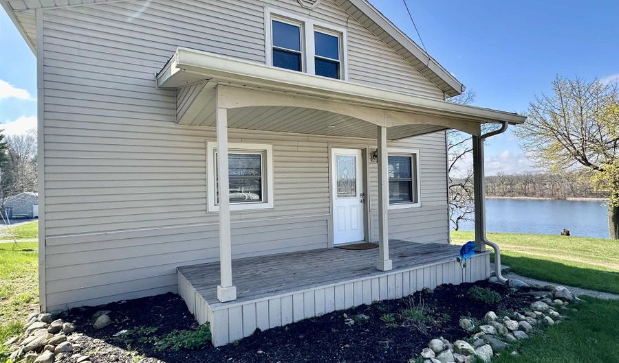 195 Lane 272, Angola, IN 46703 - 4 Beds, 2 Bath