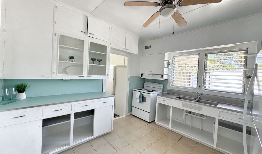 77 IWALANI St, Hilo, HI 96720 - 3 Beds, 2 Bath