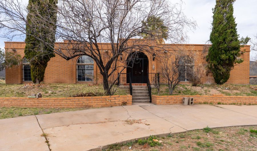 4 COCHISE Ln, Bisbee, AZ 85603 - 3 Beds, 3 Bath
