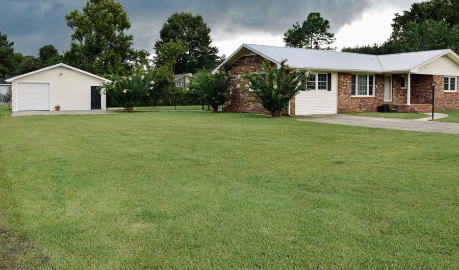 415 W Pine St, Andrews, SC 29510 - 4 Beds, 2 Bath