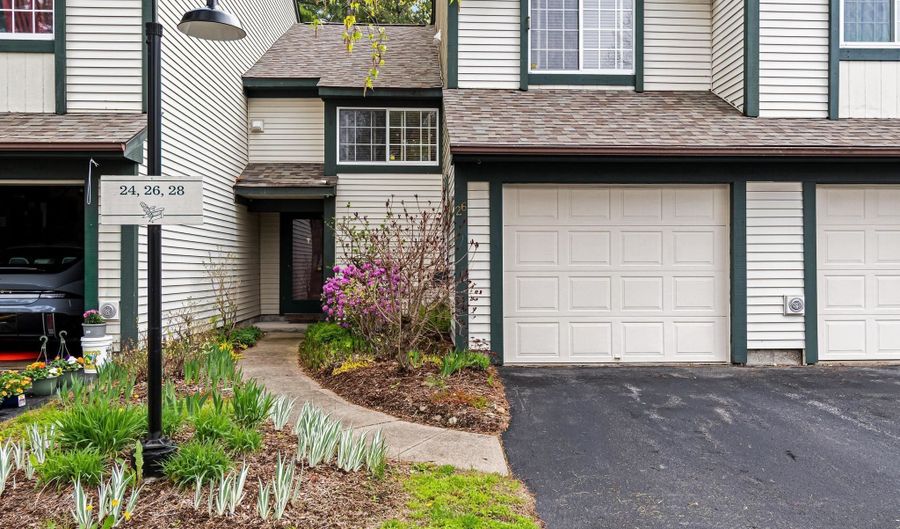 26 Lake Forest Dr, Burlington, VT 05401 - 2 Beds, 2 Bath