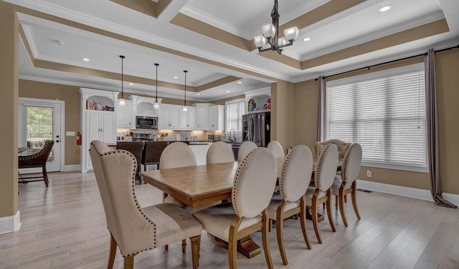 133 WIDGEON Dr, Alabaster, AL 35007 - 6 Beds, 6 Bath