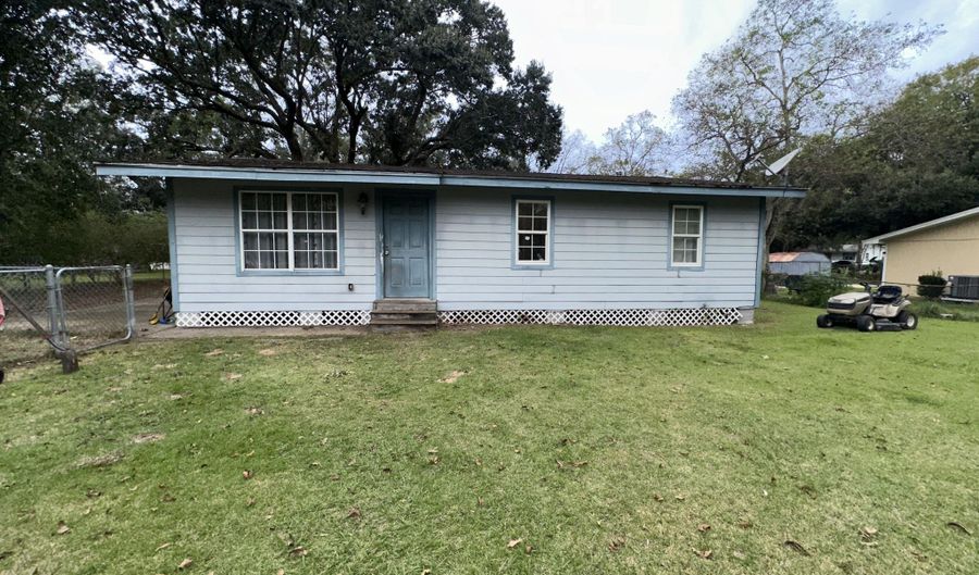 13063 Marvin St, Biloxi, MS 39532 - 4 Beds, 1 Bath