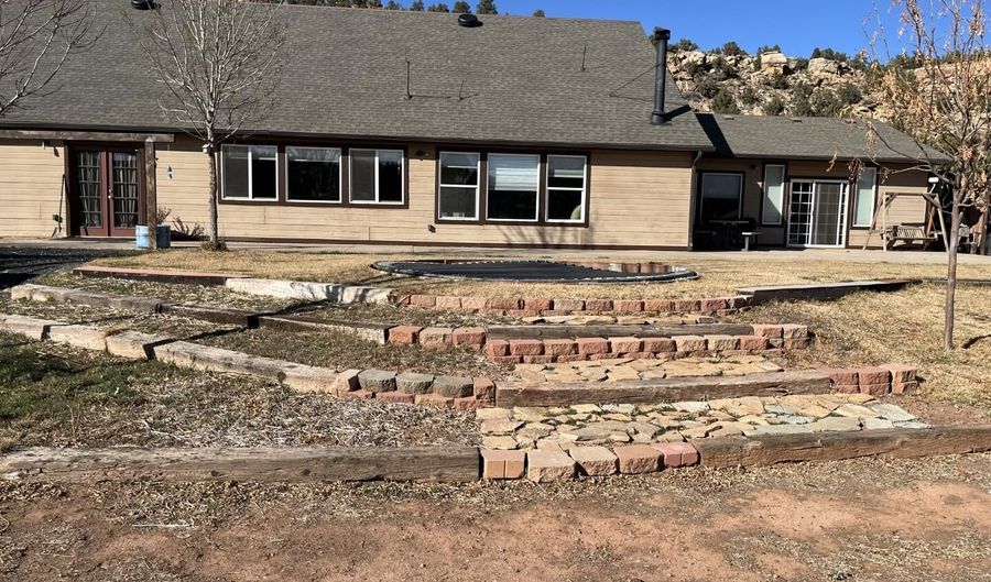 893 Foothill Dr, Apple Valley, UT 84737 - 3 Beds, 2 Bath