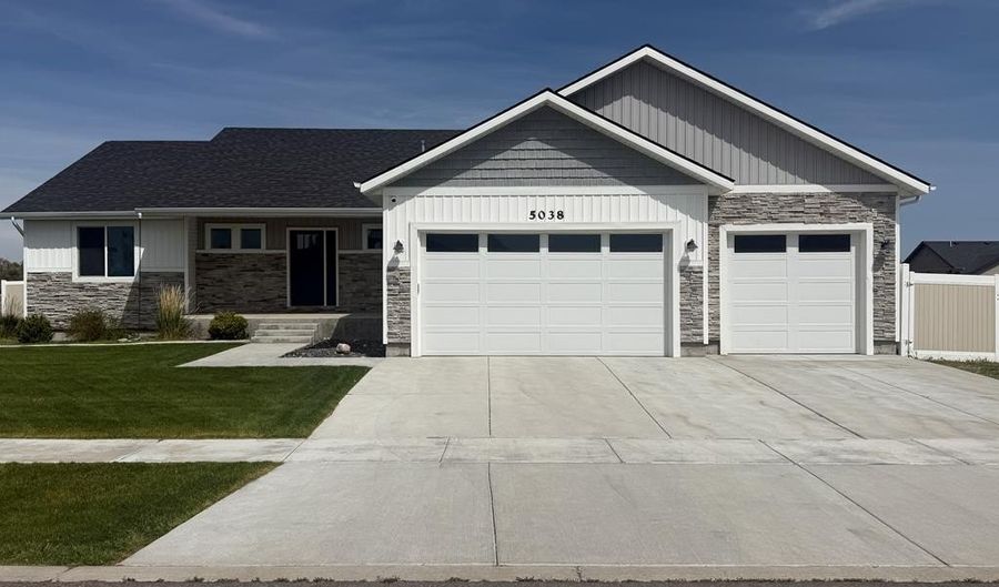 5038 Cassie Dr, Chubbuck, ID 83202 - 5 Beds, 3 Bath