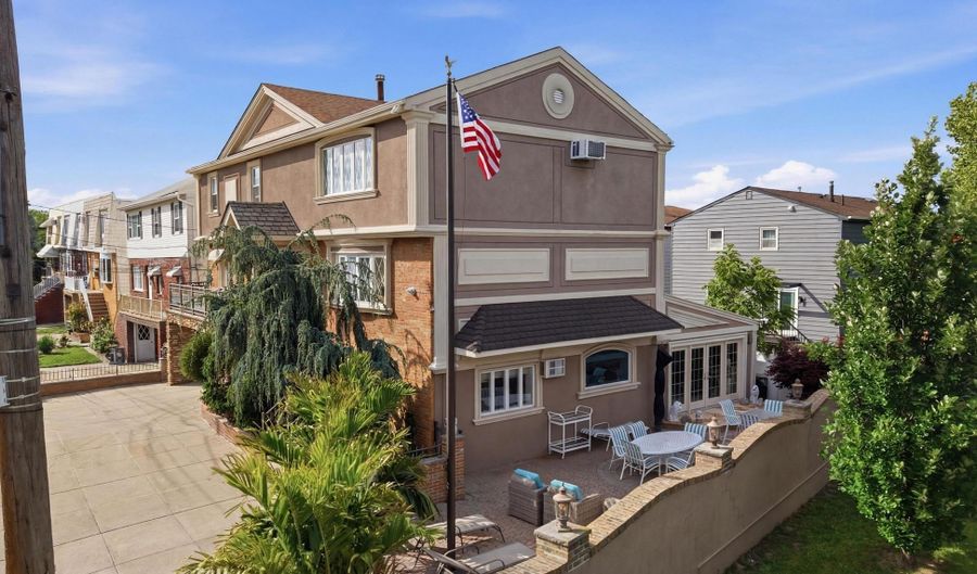 103 E 25TH St, Bayonne, NJ 07002 - 6 Beds, 4 Bath