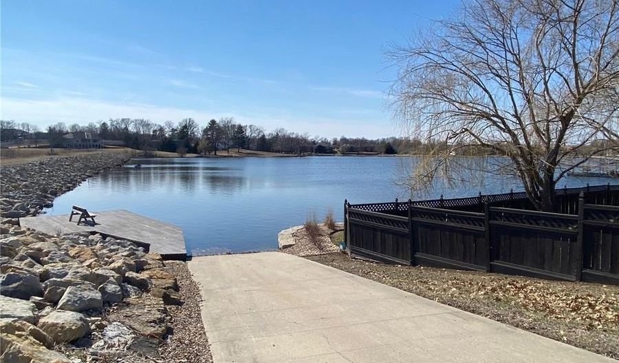 18180 S 153rd St, Basehor, KS 66007 - 4 Beds, 4 Bath