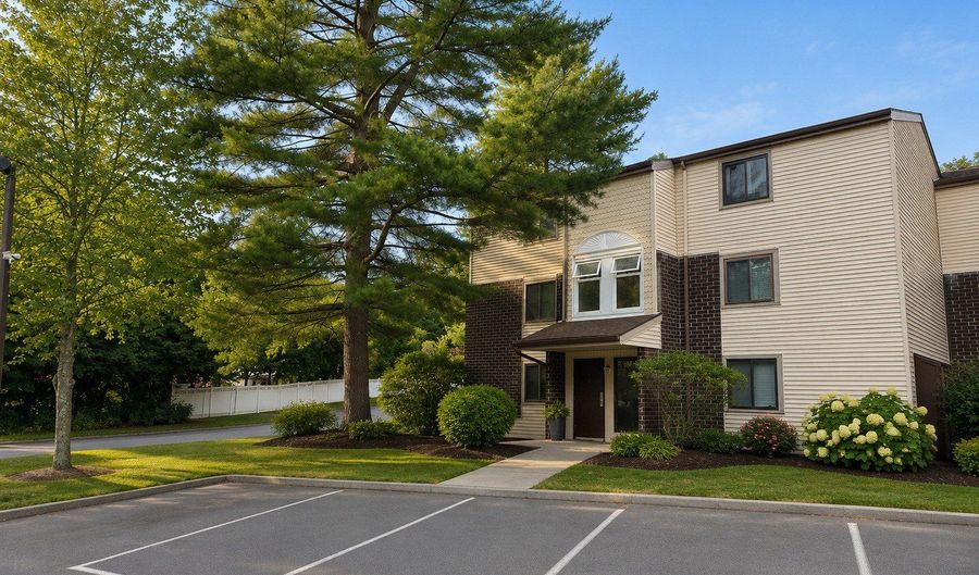 7 Padanaram Rd H167, Danbury, CT 06811 - 1 Beds, 1 Bath
