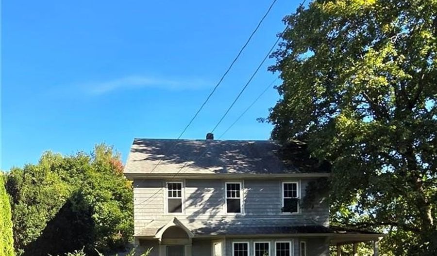 73 Scott Rd, Cumberland, RI 02864 - 4 Beds, 2 Bath