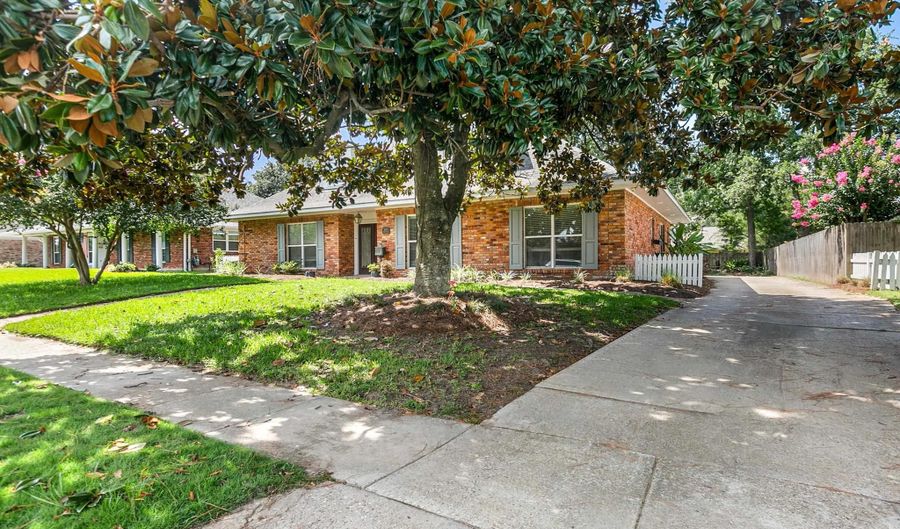 8859 Bayside Ave, Baton Rouge, LA 70806 - 4 Beds, 2 Bath