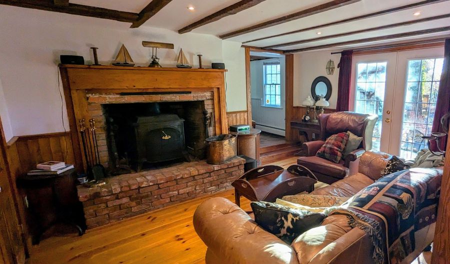 49 Hollow Tree Ridge Rd, Darien, CT 06820 - 3 Beds, 2 Bath