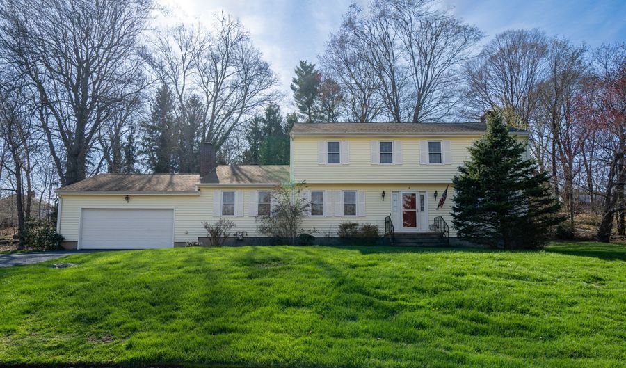 10 Corbin Cir, Branford, CT 06405 - 5 Beds, 4 Bath