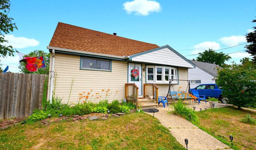63 LINDEN Ave, Bellmawr, NJ 08031 - 4 Beds, 2 Bath