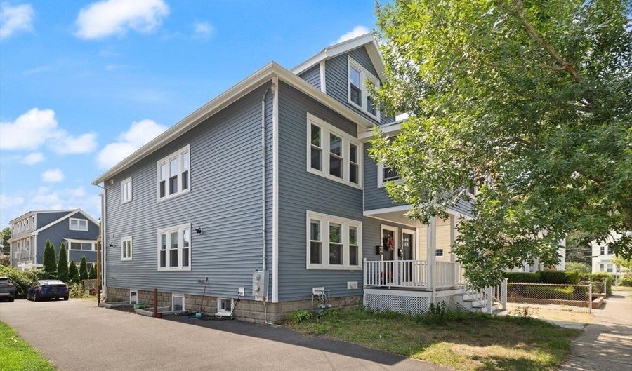 86 Chandler St 86, Arlington, MA 02474 - 4 Beds, 2 Bath