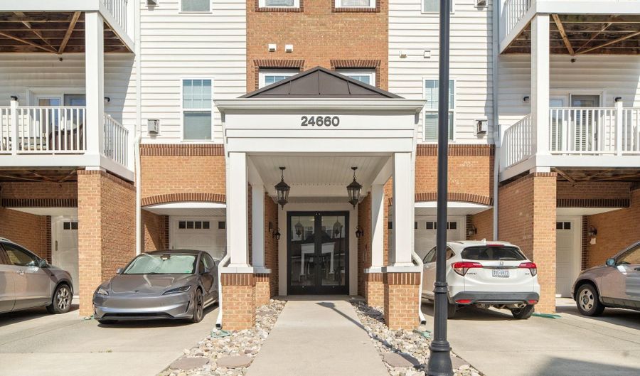 24660 WOOLLY MAMMOTH Ter 404, Aldie, VA 20105 - 3 Beds, 2 Bath