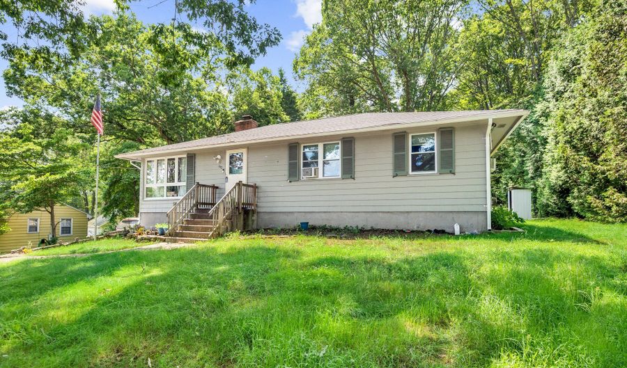 162 Shrub Rd, Bristol, CT 06010 - 3 Beds, 1 Bath