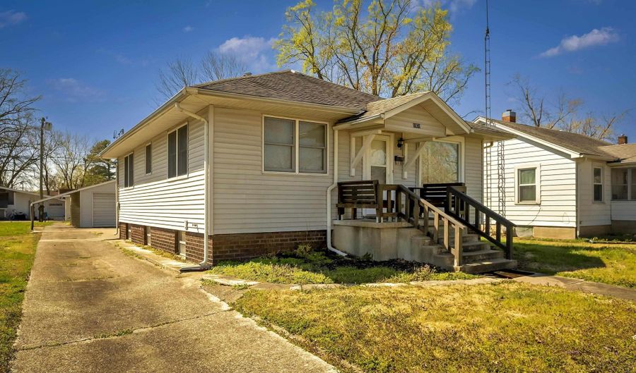 1931 WALL St, Murphysboro, IL 62966 - 2 Beds, 3 Bath