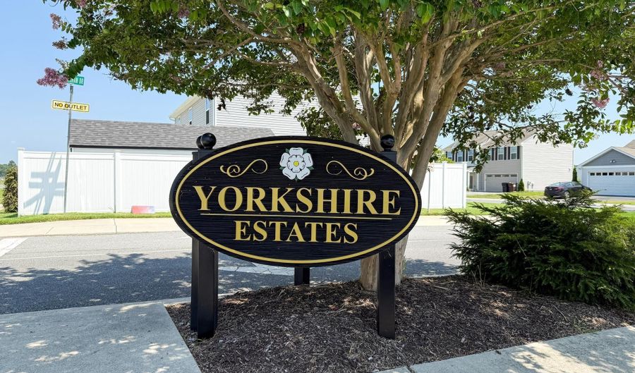 11709 BUCKINGHAM Dr, Delmar, DE 19940 - 3 Beds, 2 Bath