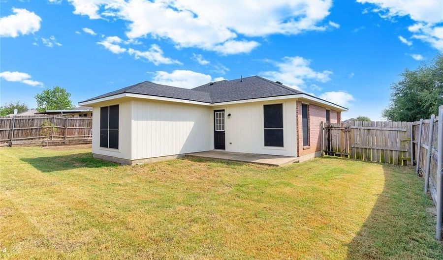 302 Cherokee Trl, Alvarado, TX 76009 - 3 Beds, 2 Bath