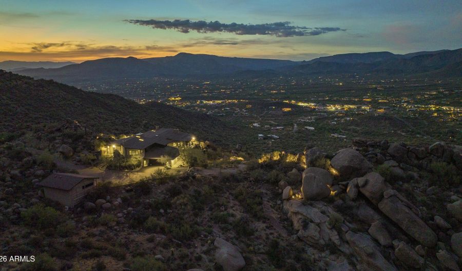 6700 E Hawksnest Rd, Carefree, AZ 85377 - 2 Beds, 3 Bath