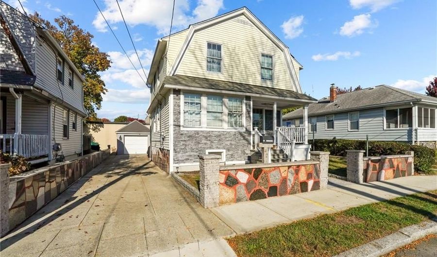 42 Central Ave, East Providence, RI 02914 - 3 Beds, 2 Bath