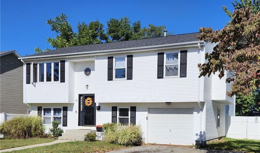 10 Sadler St, North Providence, RI 02911 - 5 Beds, 2 Bath