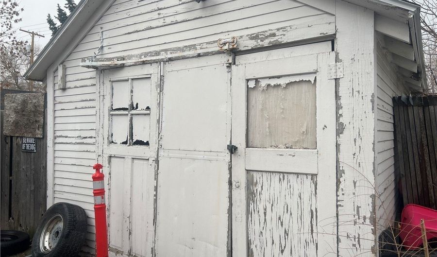 38 Broadwater Ave, Billings, MT 59101 - 2 Beds, 1 Bath