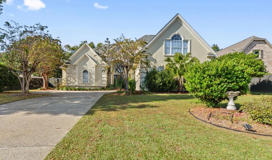2013 Pointe Clear Dr, Biloxi, MS 39531 - 5 Beds, 4 Bath