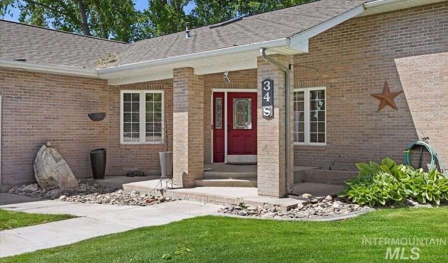 34 S 150 E, Burley, ID 83318 - 5 Beds, 4 Bath