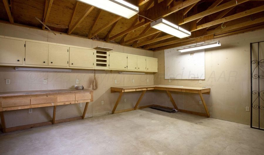 4011 CLEARWELL St, Amarillo, TX 79109 - 3 Beds, 2 Bath