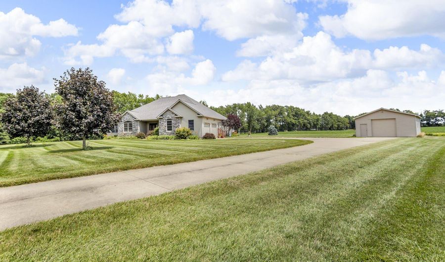 14142 Elm Row Rd, Albion, MI 49224 - 4 Beds, 3 Bath