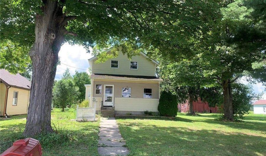 8845 S Main St, Windham, OH 44288 - 3 Beds, 1 Bath