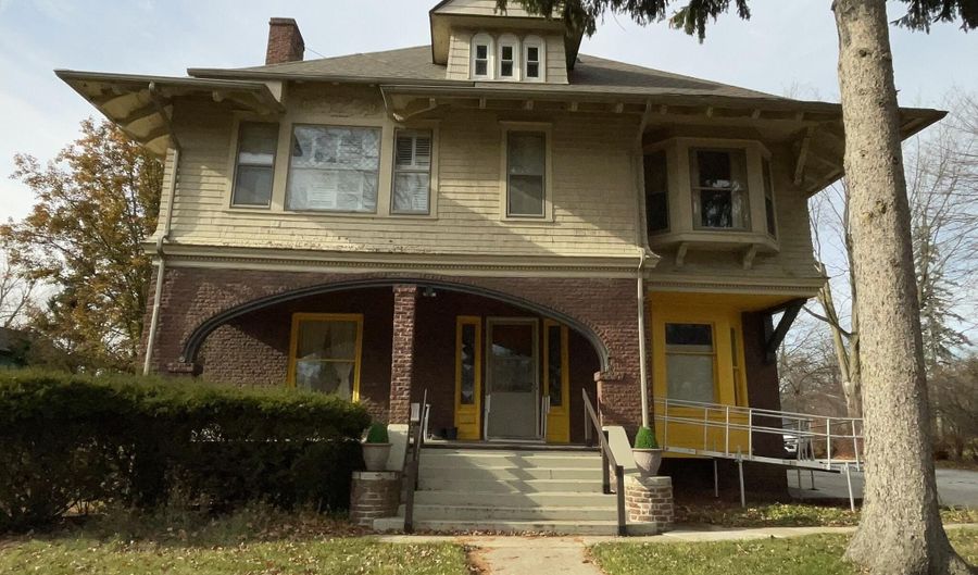 623 N State St, Alma, MI 48801 - 0 Beds, 2 Bath