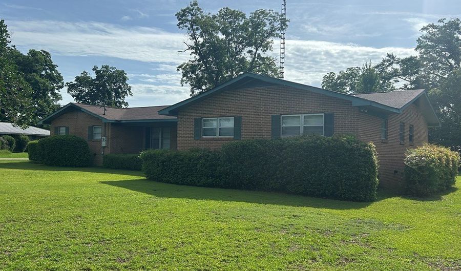 406 Park St, Ashford, AL 36312 - 3 Beds, 2 Bath