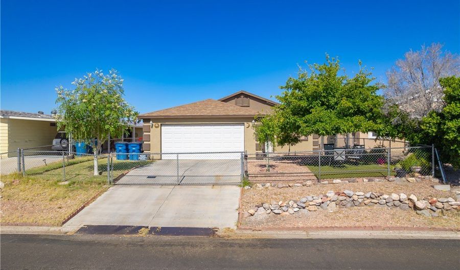 1647 Lynn Dr, Bullhead City, AZ 86442 - 3 Beds, 2 Bath