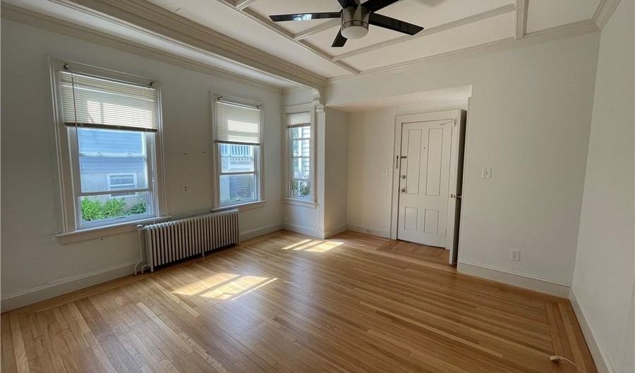 16 Mann Ave 2, Newport, RI 02840 - 1 Beds, 1 Bath