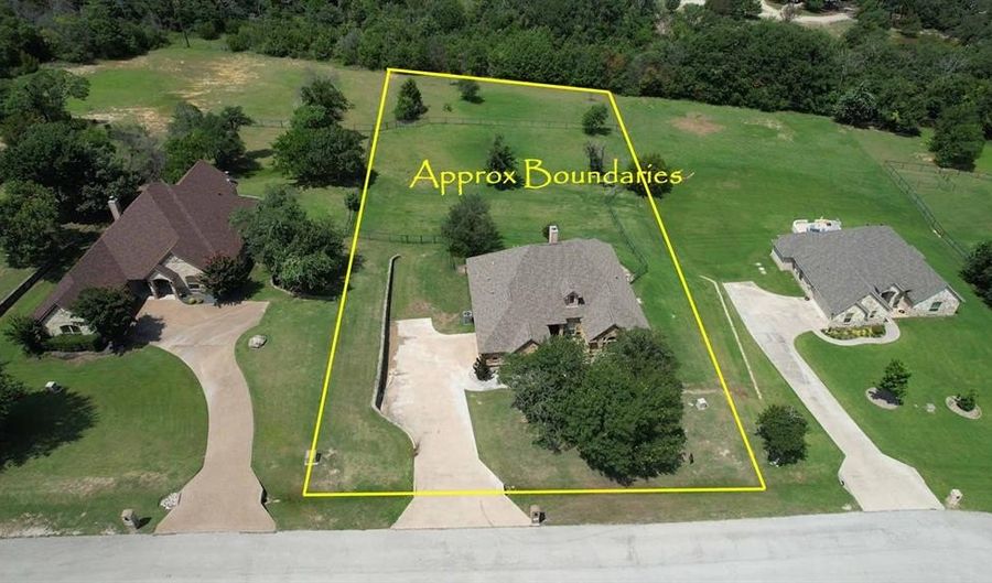 130 Meadow Arbor Dr, Weatherford, TX 76085 - 4 Beds, 2 Bath