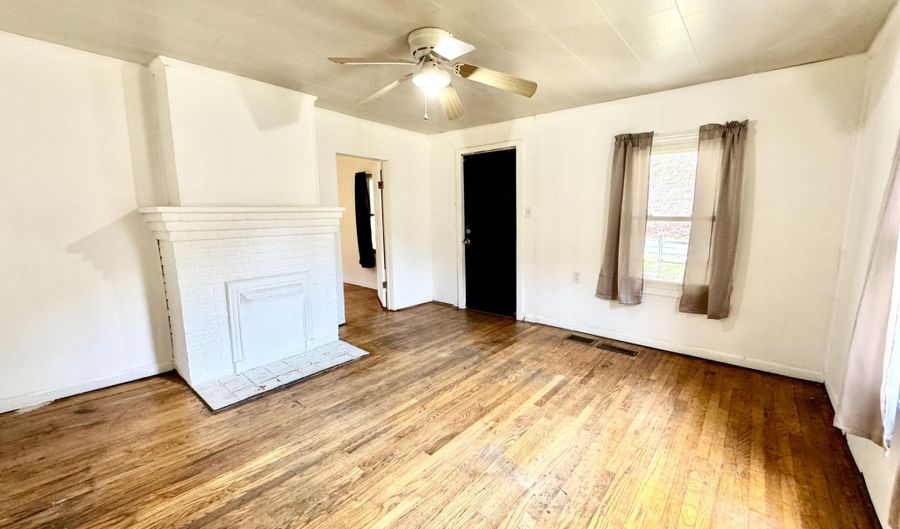 2342 Roda Rd, Appalachia, VA 24216 - 2 Beds, 1 Bath