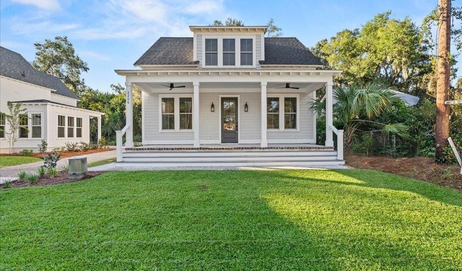 2206 National St, Beaufort, SC 29902 - 3 Beds, 3 Bath