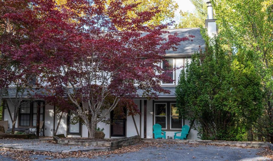 547- B KING St 17B, Basye, VA 22810 - 4 Beds, 5 Bath