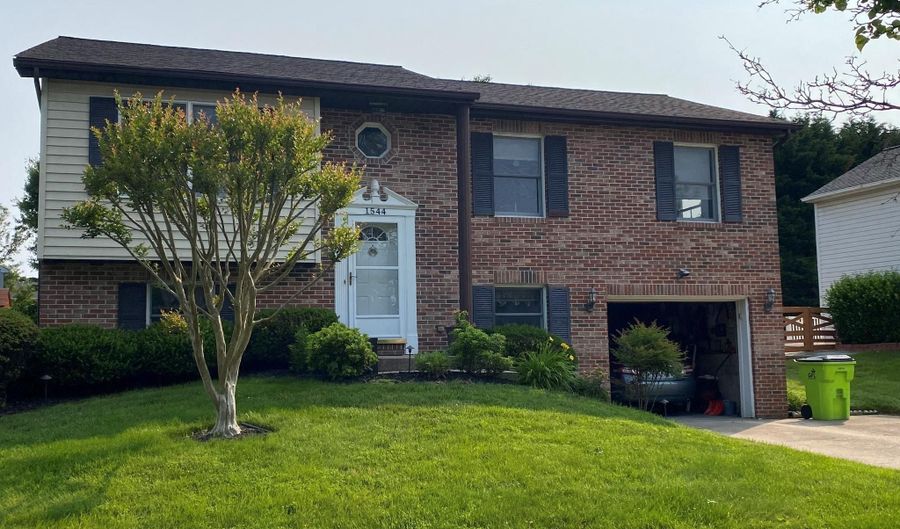 1544 FOUNTAIN GLEN Dr, Bel Air, MD 21015 - 3 Beds, 2 Bath