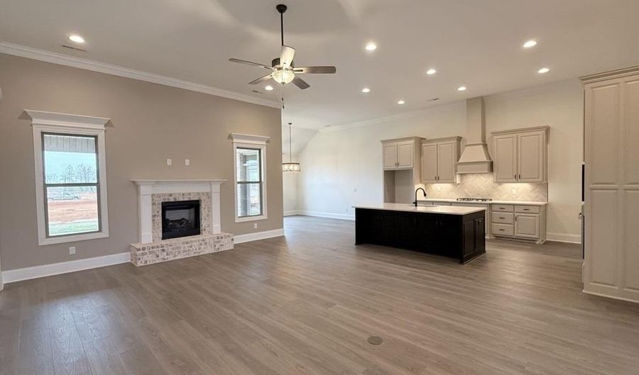 Hathaway B Avondale Drive, Athens, AL 35613 - 4 Beds, 3 Bath