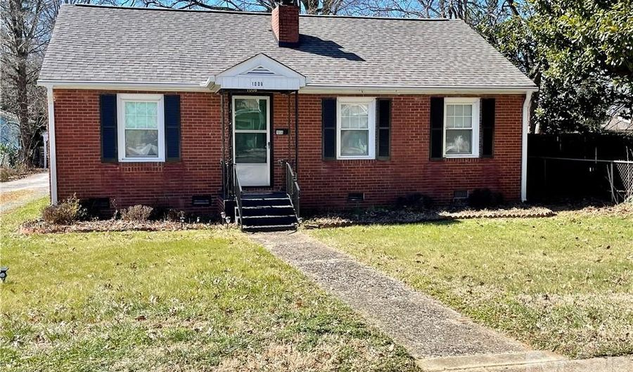 1008 36th St, Charlotte, NC 28205 - 3 Beds, 1 Bath