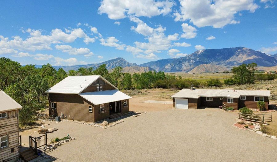 52 Road 8UC, Clark, WY 82435 - 6 Beds, 4 Bath